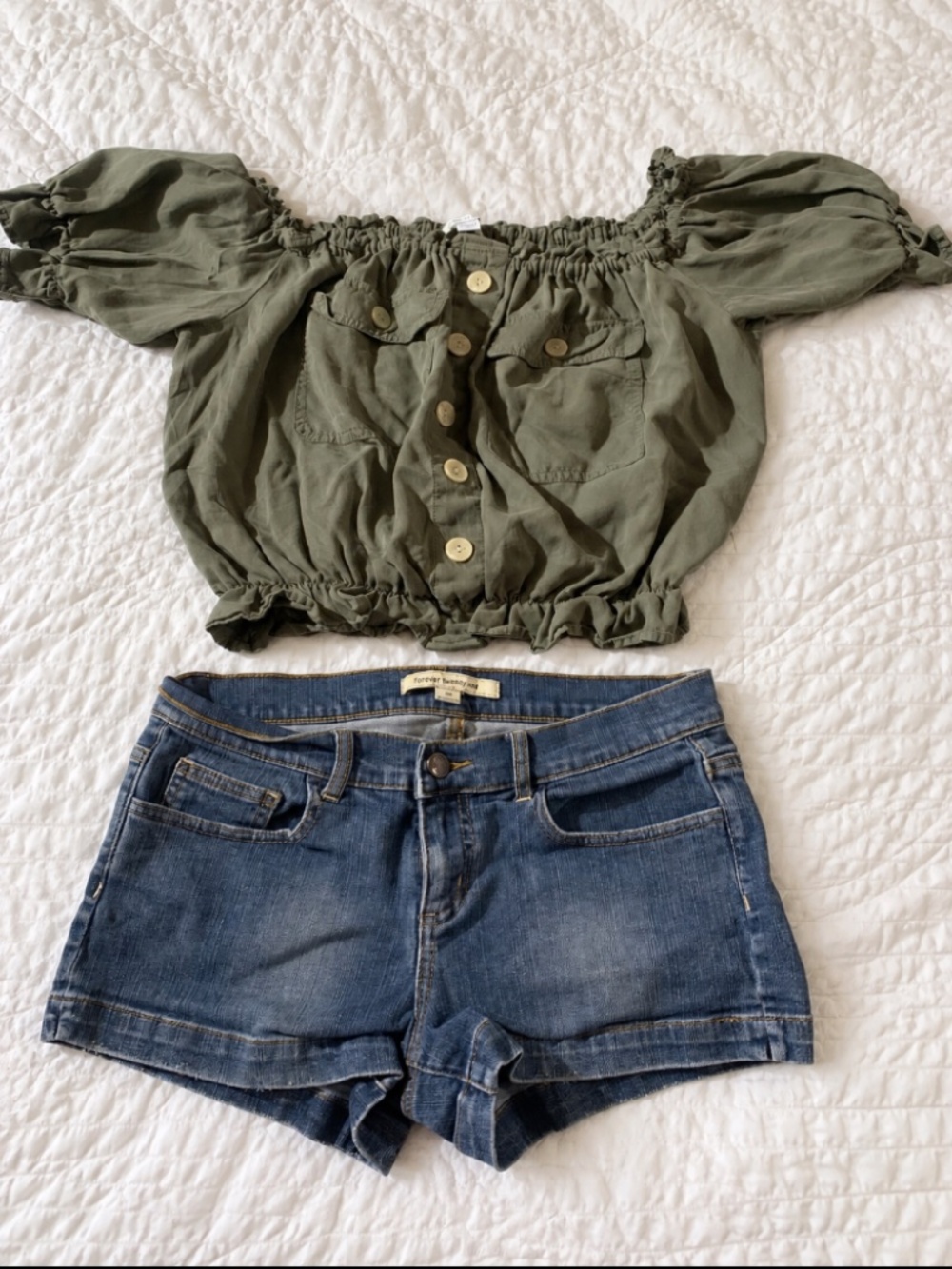 American Eagle Olive Off Shoulder Top + Forever 21 Denim Shorts Outfit M 28